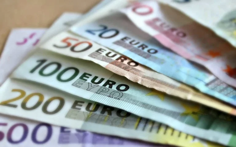 Αναπληρωτές: Το επίδομα για την κάλυψη σίτισης και στέγης δεν έχει πληρωθεί ακόμα