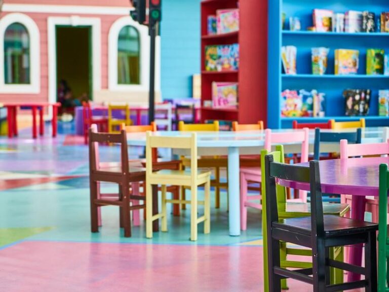 Νηπιαγωγοί: «Καμπανάκι» για τη μείωση προσλήψεων – Τι λένε σε επιστολή τους