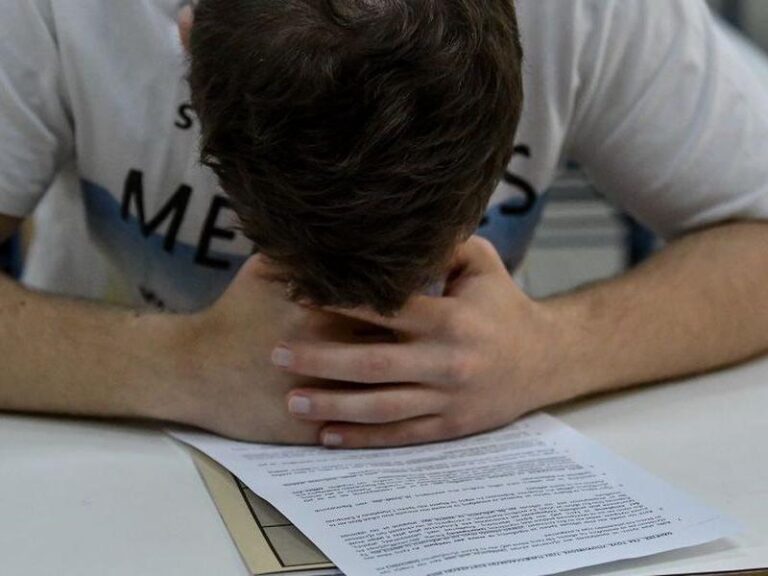 Πανελλήνιες: Οι 10 τροφές που ενισχύουν τη μνήμη, μειώνουν το άγχος και βοηθούν στη συγκέντρωση