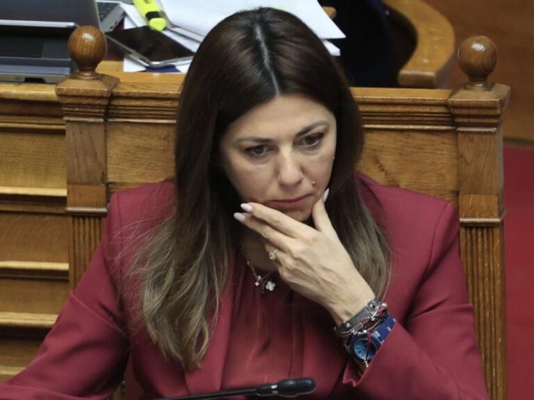 Σοφία Ζαχαράκη: Σχετικά με τις δράσεις επιμόρφωσης 120.000 εκπαιδευτικών