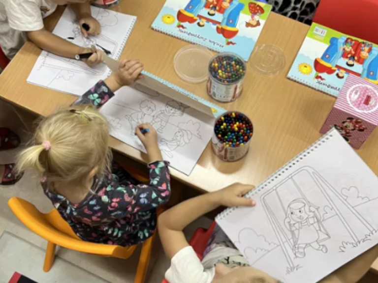 Ξεκινούν οι αιτήσεις για εγγραφές στους Βρεφονηπιακούς και Παιδικούς Σταθμούς 2025-26