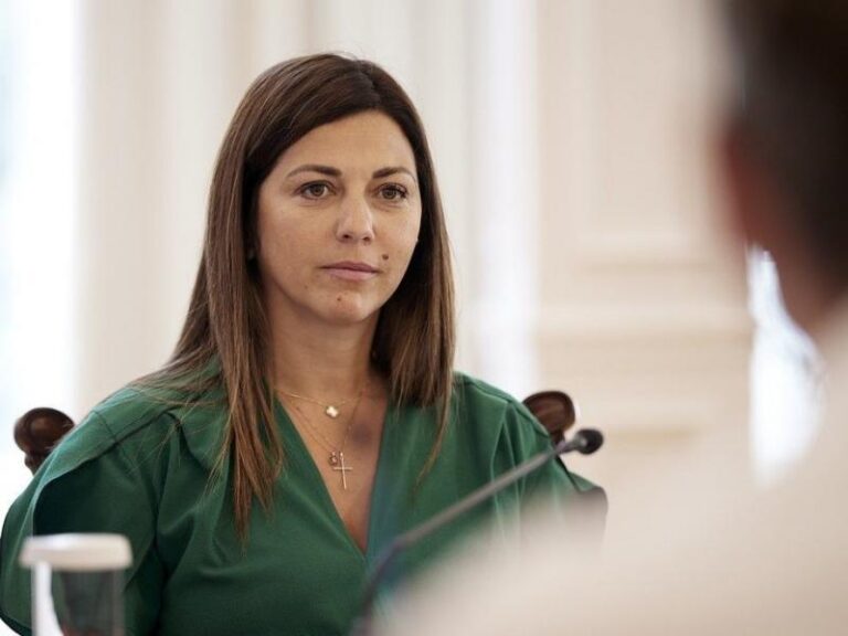 Ζαχαράκη: Μείωση διδακτικού ωραρίου εκπαιδευτικών σε Πρότυπα-Πειραματικά που αναλαμβάνουν Συντονιστές στο Ι.Β κατά 4 ώρες