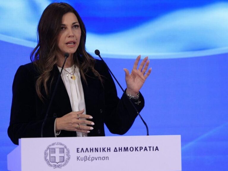 Υπ. Παιδείας: Η αποστήθιση και τα σχολικά βιβλία είναι η αιτία της χαμηλής κατάταξης των μαθητών στις εξετάσεις “Pisa”