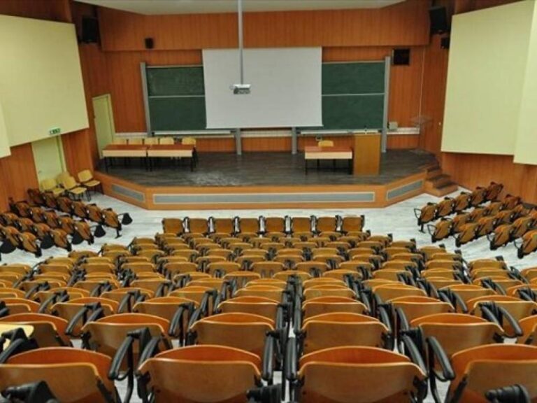 Υποτροφίες δύο ταχυτήτων: Άμεσες επιβραβεύσεις για τους άριστους, αναμονή για τους ευάλωτους φοιτητές