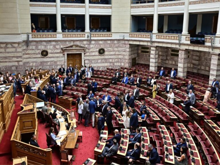 Βουλή: Υπερψηφίστηκε η τροπολογία για την Τεχνητή Νοημοσύνη στα σχολεία